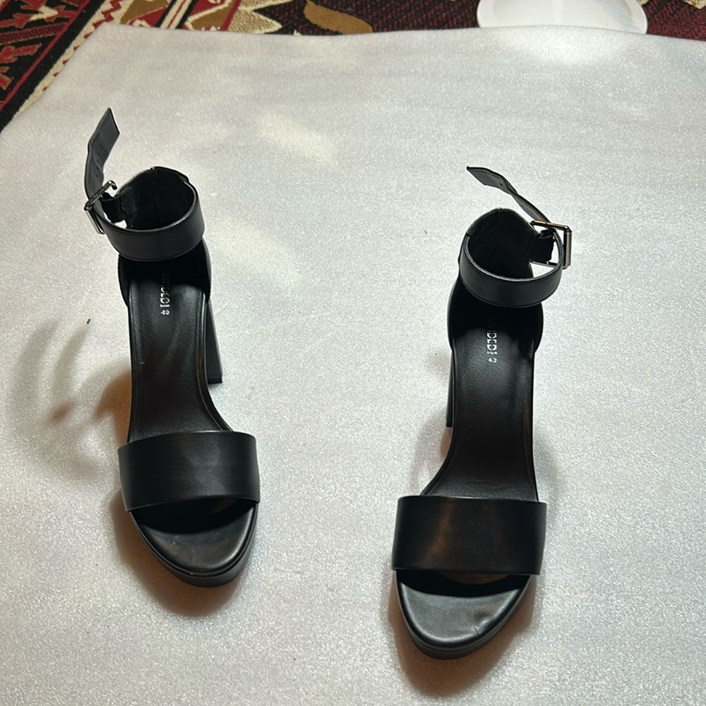 H&M Divided platform ankle strap heels size 9.5.